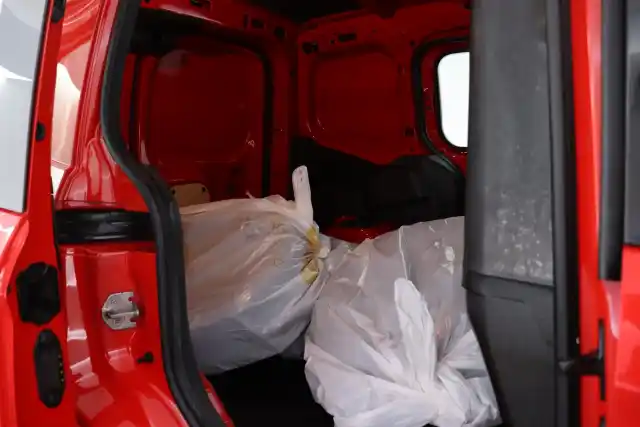 Punainen Pakettiauto, Ford Transit Courier – NKX-464