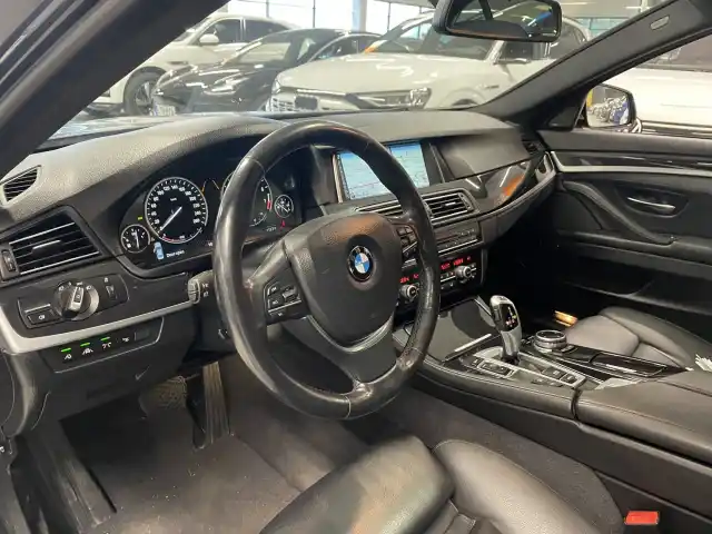 Musta Sedan, BMW 535 – NKY-230