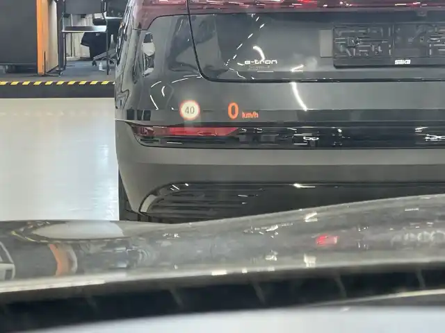 Musta Sedan, BMW 535 – NKY-230