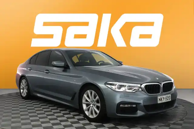 Harmaa Sedan, BMW 520 – NKY-520