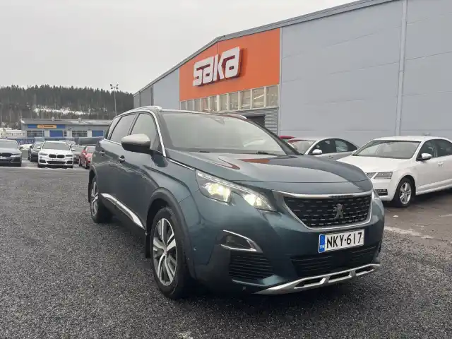 Harmaa Tila-auto, Peugeot 5008 – NKY-617