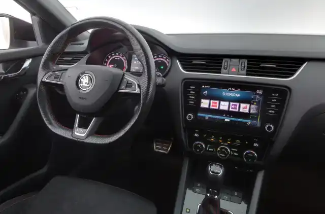 Valkoinen Farmari, Skoda Octavia – NKZ-360