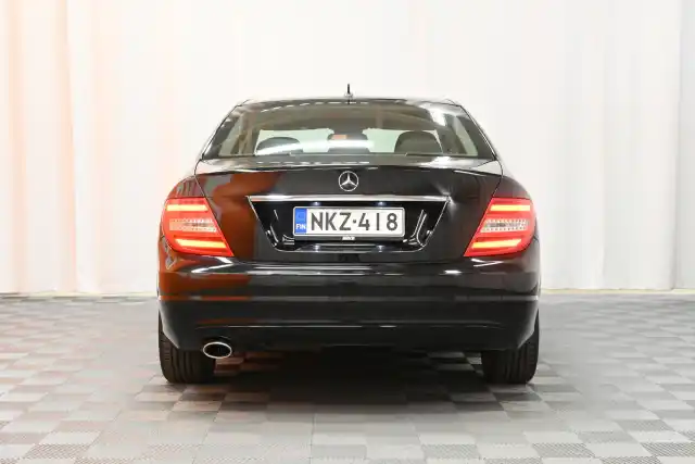 Musta Sedan, Mercedes-Benz C – NKZ-418