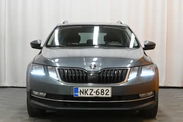 Harmaa Farmari, Skoda Octavia – NKZ-682