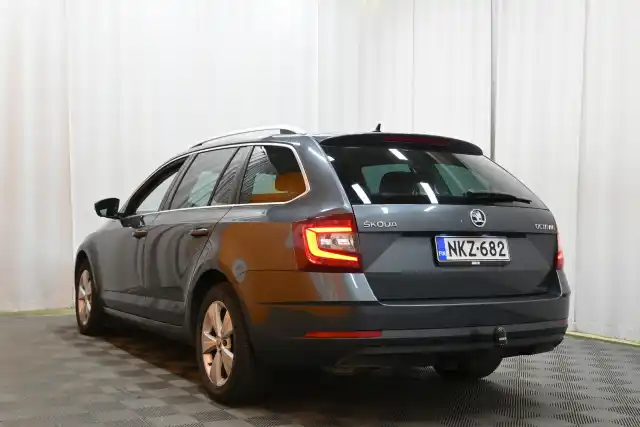 Harmaa Farmari, Skoda Octavia – NKZ-682