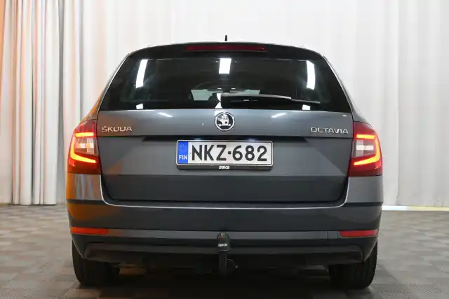 Harmaa Farmari, Skoda Octavia – NKZ-682