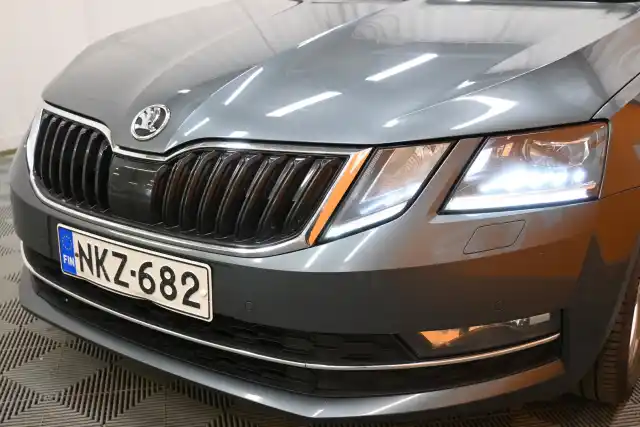 Harmaa Farmari, Skoda Octavia – NKZ-682