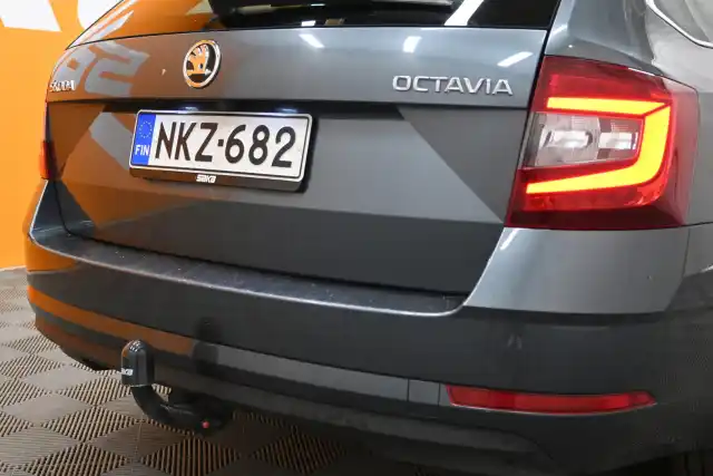 Harmaa Farmari, Skoda Octavia – NKZ-682