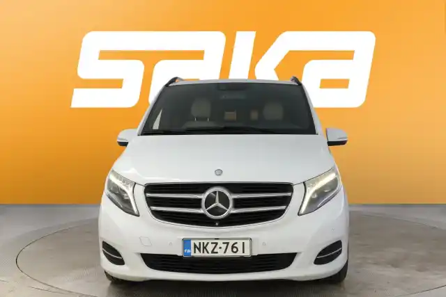 Valkoinen Tila-auto, Mercedes-Benz V – NKZ-761