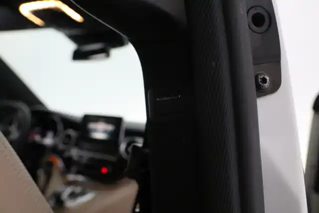 Valkoinen Tila-auto, Mercedes-Benz V – NKZ-761