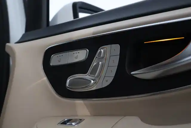 Valkoinen Tila-auto, Mercedes-Benz V – NKZ-761