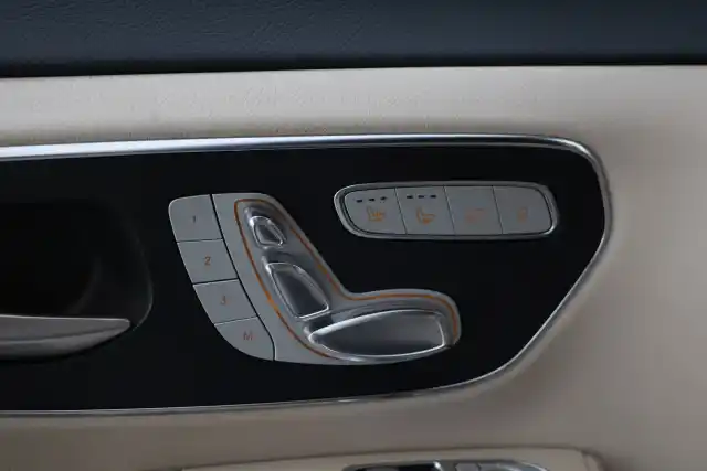 Valkoinen Tila-auto, Mercedes-Benz V – NKZ-761