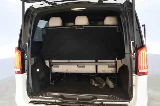 Valkoinen Tila-auto, Mercedes-Benz V – NKZ-761
