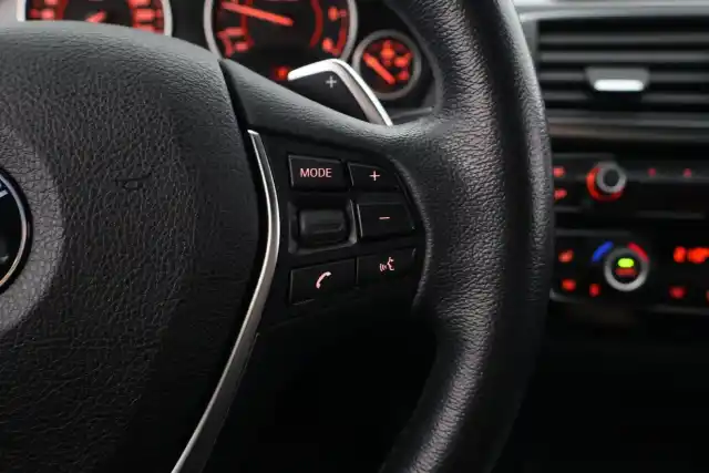 Hopea Sedan, BMW 320 – NKZ-953