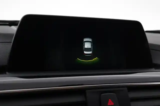 Hopea Sedan, BMW 320 – NKZ-953