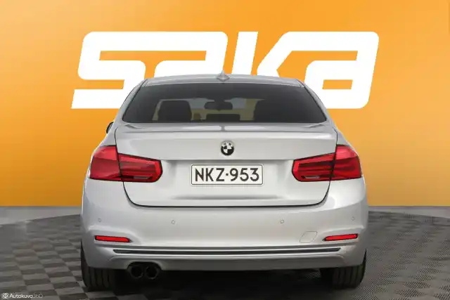 Hopea Sedan, BMW 320 – NKZ-953