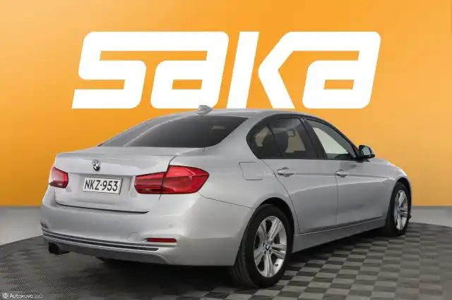 Hopea Sedan, BMW 320 – NKZ-953