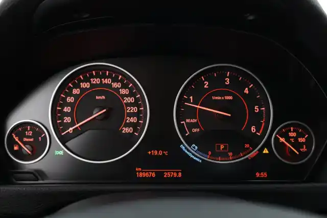 Hopea Sedan, BMW 320 – NKZ-953