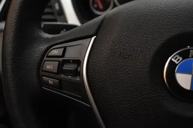 Harmaa Sedan, BMW 320 Gran Turismo – NKZ-985