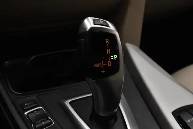 Harmaa Sedan, BMW 320 Gran Turismo – NKZ-985