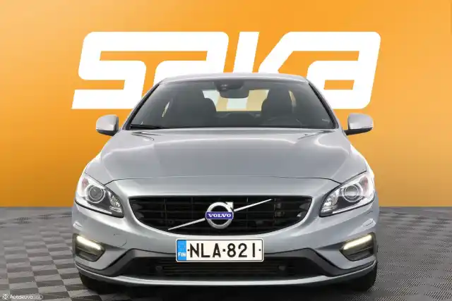 Harmaa Sedan, Volvo S60 – NLA-821