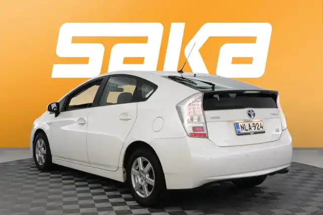 Valkoinen Viistoperä, Toyota Prius – NLA-924