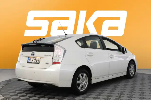 Valkoinen Viistoperä, Toyota Prius – NLA-924