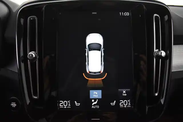 Musta Maastoauto, Volvo XC40 – NLB-250
