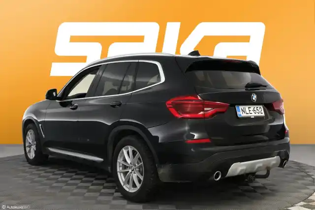 Musta Maastoauto, BMW X3 – NLE-652