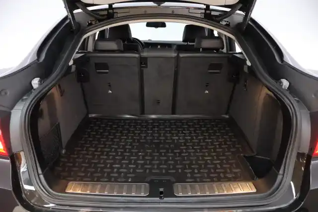 Musta Maastoauto, BMW X4 – NLE-698