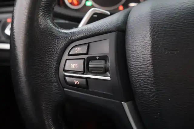 Musta Maastoauto, BMW X4 – NLE-698