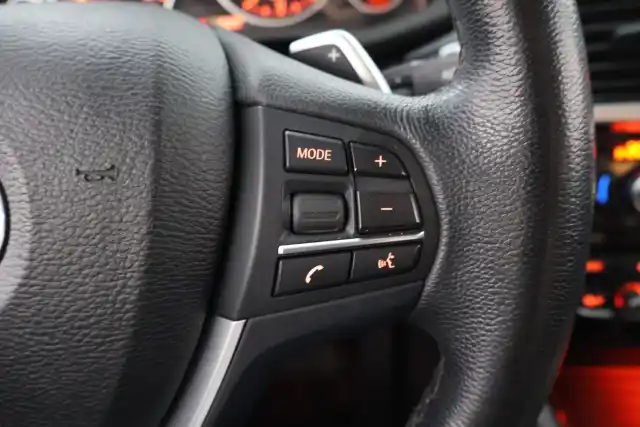 Musta Maastoauto, BMW X4 – NLE-698