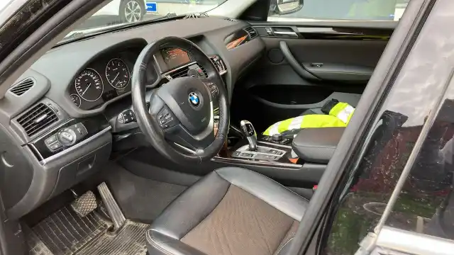 Musta Maastoauto, BMW X4 – NLE-698