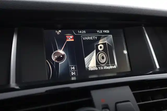 Musta Maastoauto, BMW X4 – NLE-698