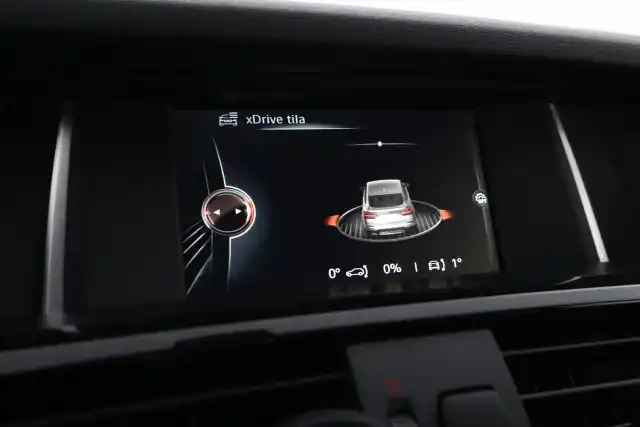 Musta Maastoauto, BMW X4 – NLE-698