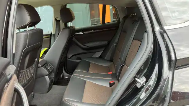 Musta Maastoauto, BMW X4 – NLE-698