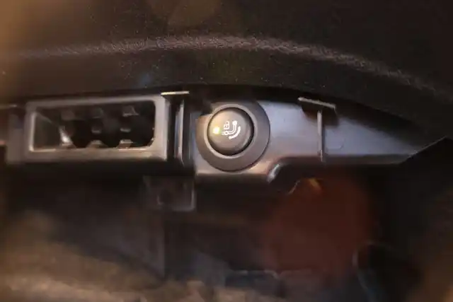 Musta Maastoauto, BMW X4 – NLE-698