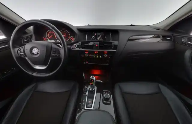 Musta Maastoauto, BMW X4 – NLE-698
