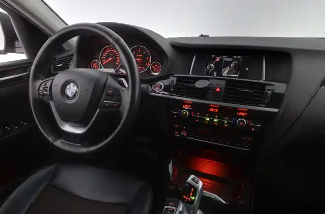 Musta Maastoauto, BMW X4 – NLE-698