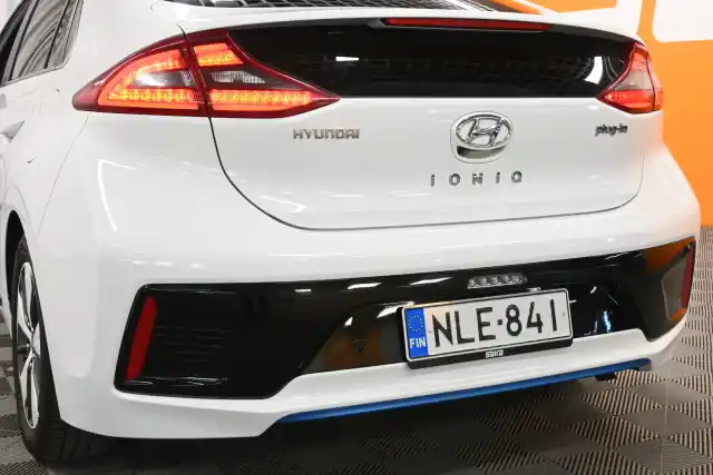 Valkoinen Viistoperä, Hyundai IONIQ plug-in – NLE-841