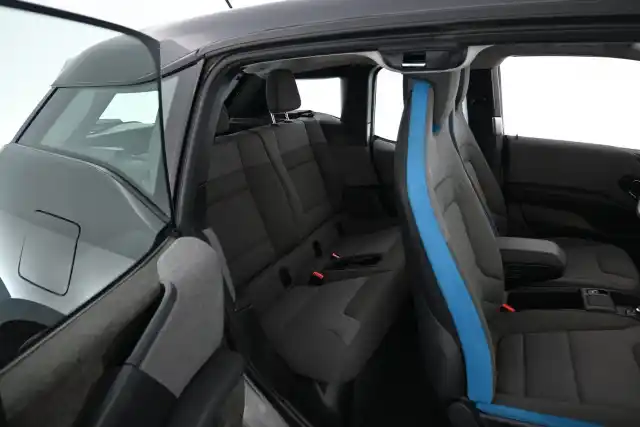 Harmaa Viistoperä, BMW i3 – NLF-435