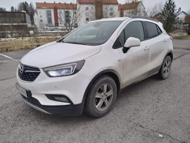 Valkoinen Maastoauto, Opel Mokka – NLF-690