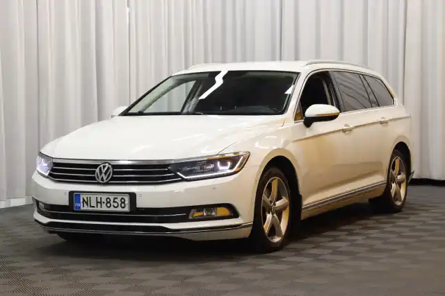 Valkoinen Farmari, Volkswagen Passat – NLH-858