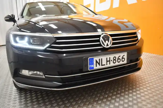 Musta Farmari, Volkswagen Passat – NLH-866
