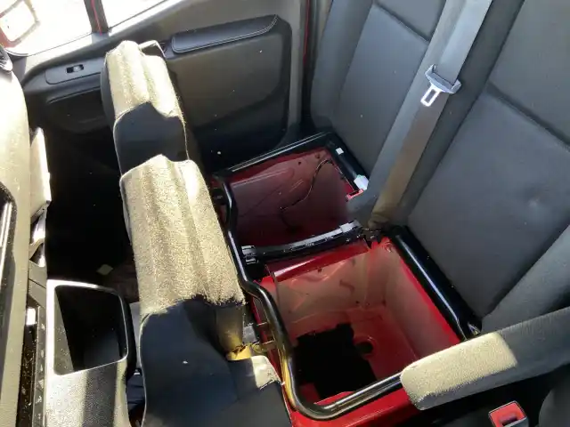 Punainen Pakettiauto, Mercedes-Benz Sprinter – NLJ-223