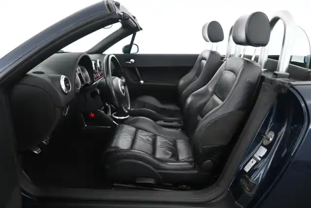Sininen Avoauto, Audi TT – NLJ-363