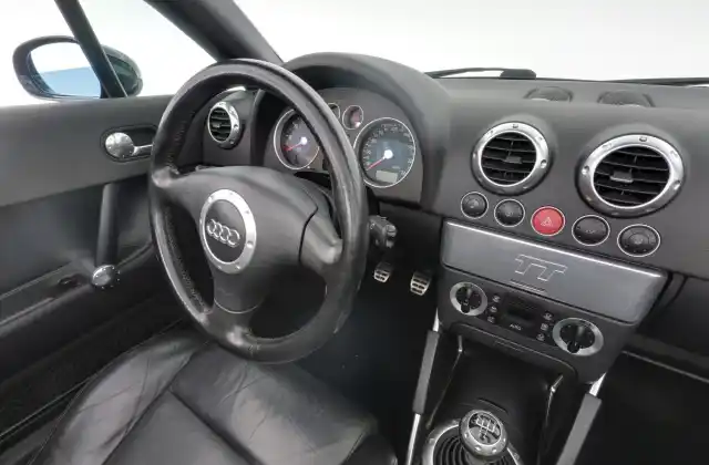 Sininen Avoauto, Audi TT – NLJ-363