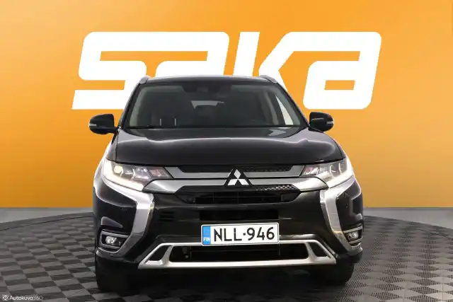 Musta Maastoauto, Mitsubishi Outlander PHEV – NLL-946