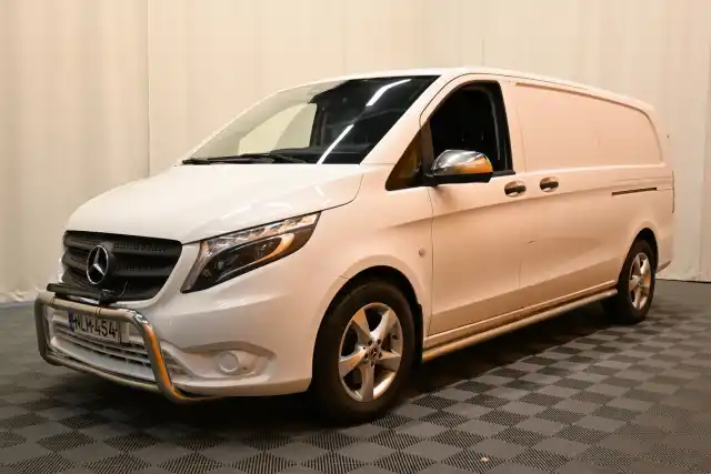 Valkoinen Pakettiauto, Mercedes-Benz Vito – NLM-454