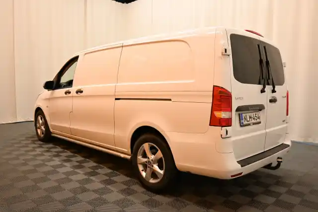 Valkoinen Pakettiauto, Mercedes-Benz Vito – NLM-454